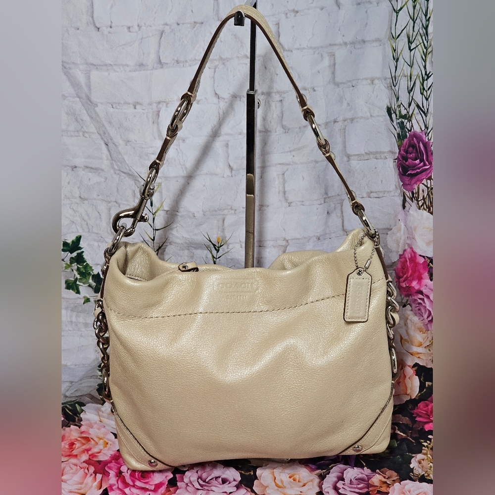 LIKE NEW COACH LEATHER SHOULDER BAG - Picture 1 of 11